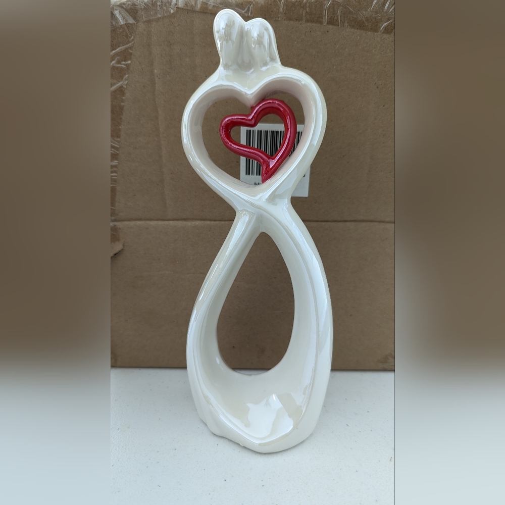 Couples Statue